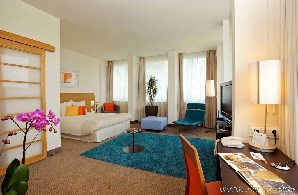 Фото Novotel Budapest Danube