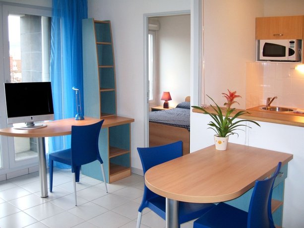 Фото Aparthotel Séjours & Affaires Lamartine