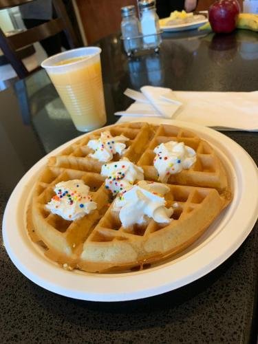 Фото Ramada by Wyndham Portland