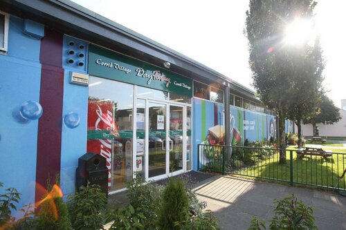 Гостиница Corrib Village в Голуэй