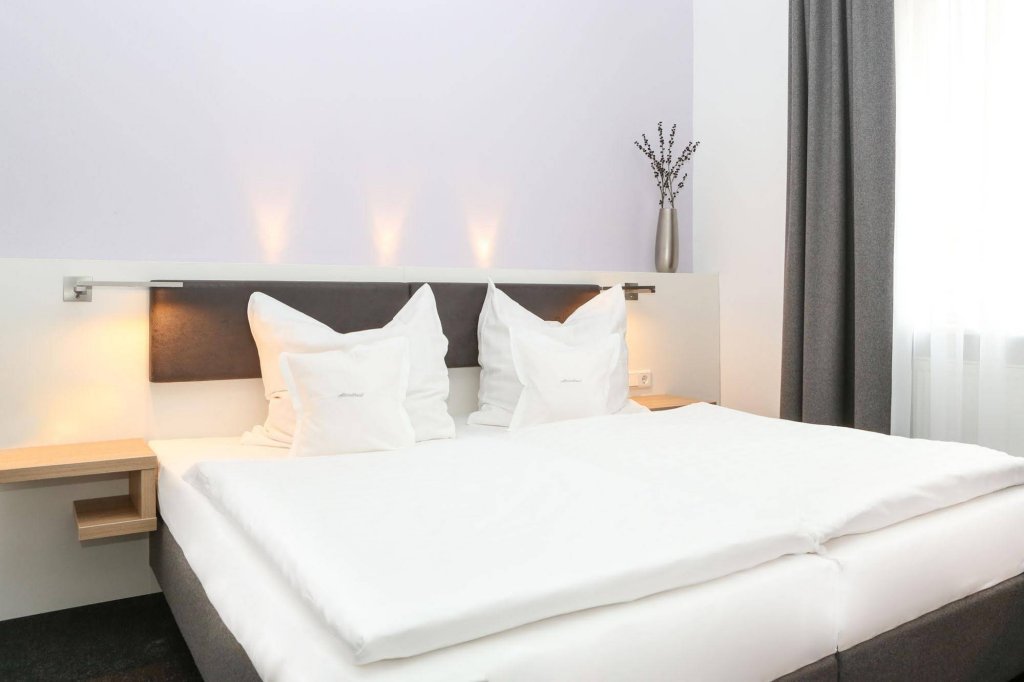 Фото Altstadthotel Guesthouse die Galerie