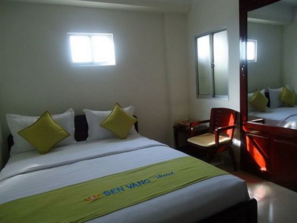 Фото Golden Lotus Hotel