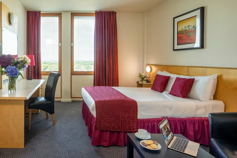 Гостиница St Giles Heathrow Hotel в Лондоне