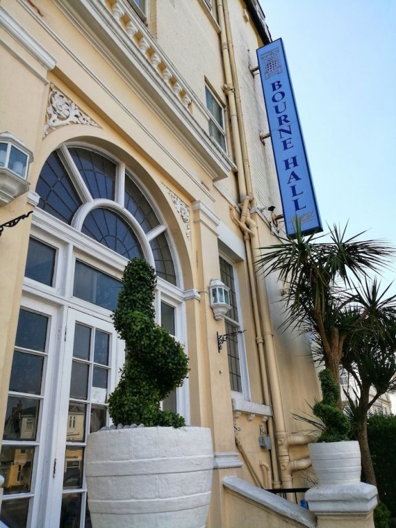 Фото Bourne Hall Hotel