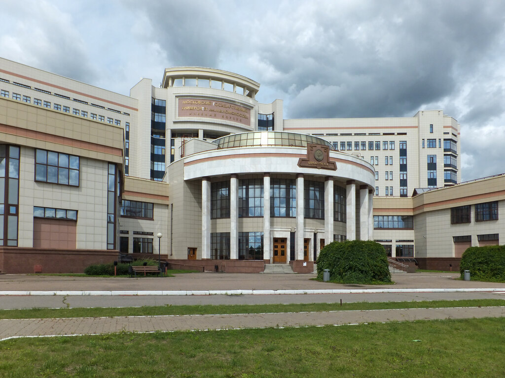 Тойота киров ломоносова