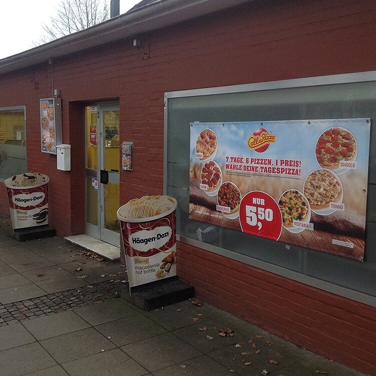 Food and lunch delivery Call a Pizza, Hamburg, photo