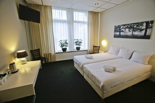 Гостиница Grand Hotel Central в Роттердаме
