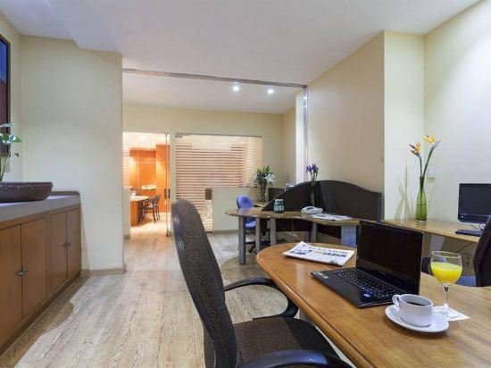 Фото Eurostars Zona Rosa Suites