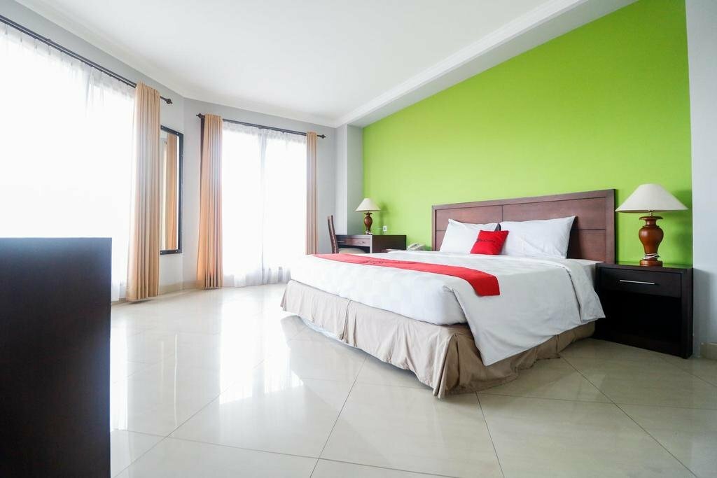 Hotel RedDoorz Premium @ Bukit Damai Indah, Balikpapan, photo