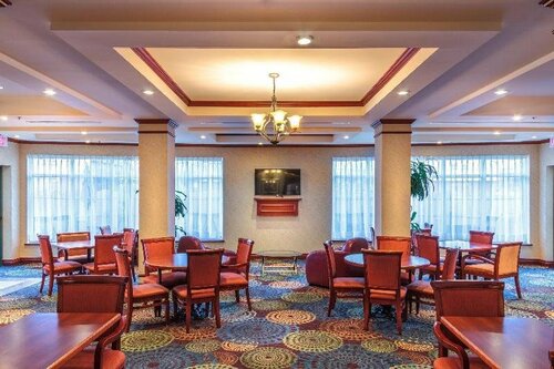 Гостиница Clarion Inn & Suites Belleville