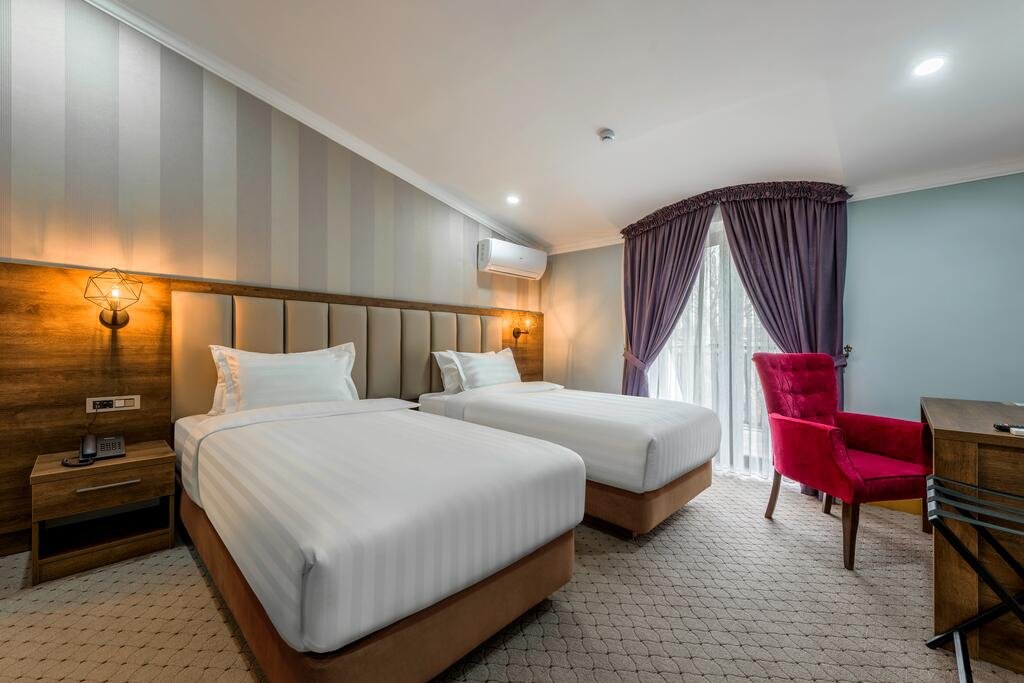 Фото отеля 2