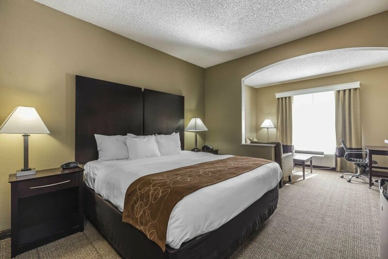 Гостиница Comfort Suites The Colony - Plano West