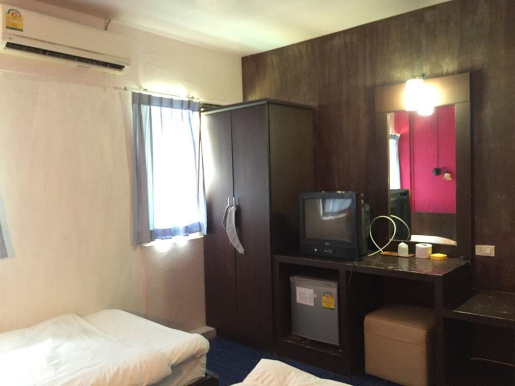 Фото Srisuksant Square