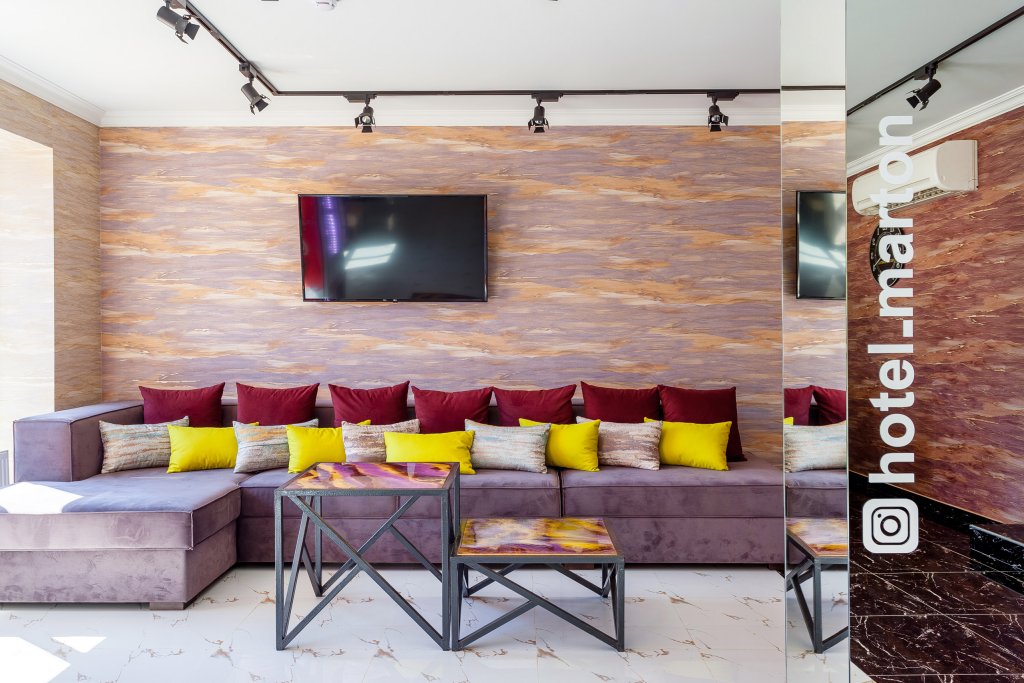 Фото Мартон Лидер