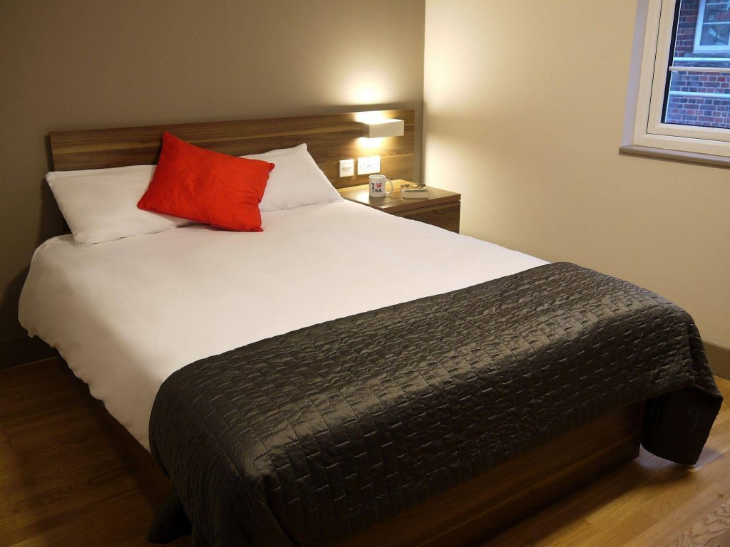 Фото Britannia Study Hotel