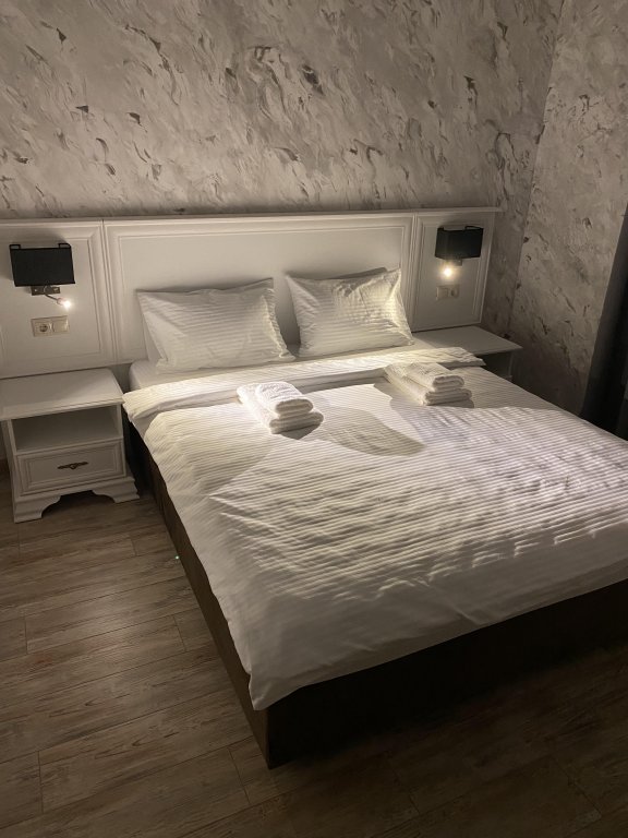 Фото Премьера