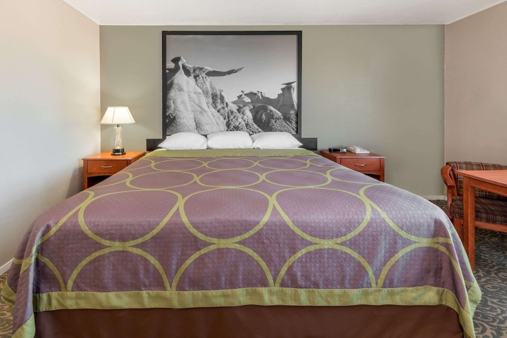 Фото Super 8 by Wyndham Clayton