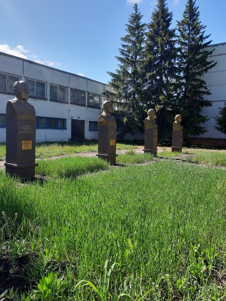 Monument, memorial Бюст Героя Советского Союза Ивана Елизаровича Качалко, Chapaevsk, photo