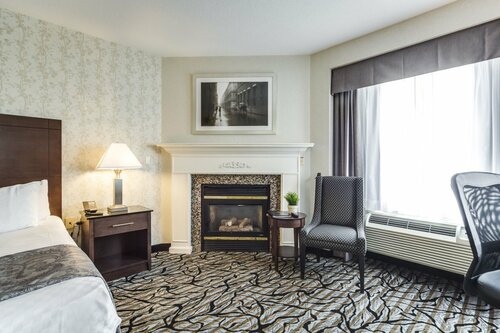 Гостиница Monte Carlo Inn Oakville Suites