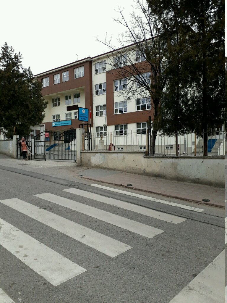 Emergency assembly area Assembly Area - Cicekli Primary School, Ankara, photo