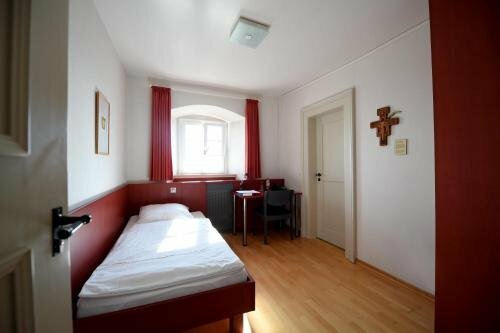 Гостиница Tagungskloster Frauenberg