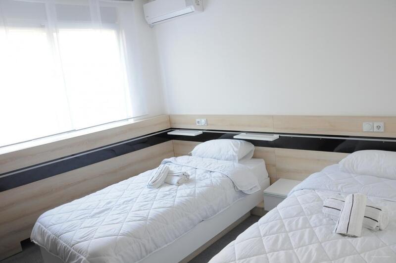 Фото Garni Hotel Consul 