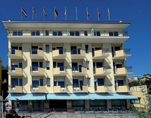 Гостиница Piccolo Hotel в Диано-Марине