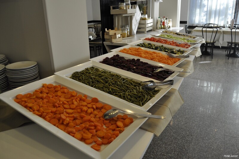 Фото Hotel Junior