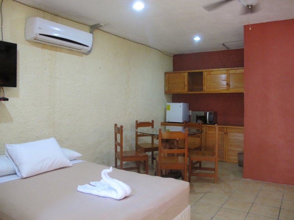Фото Hotel Bosque Caribe, 5th AV Zone