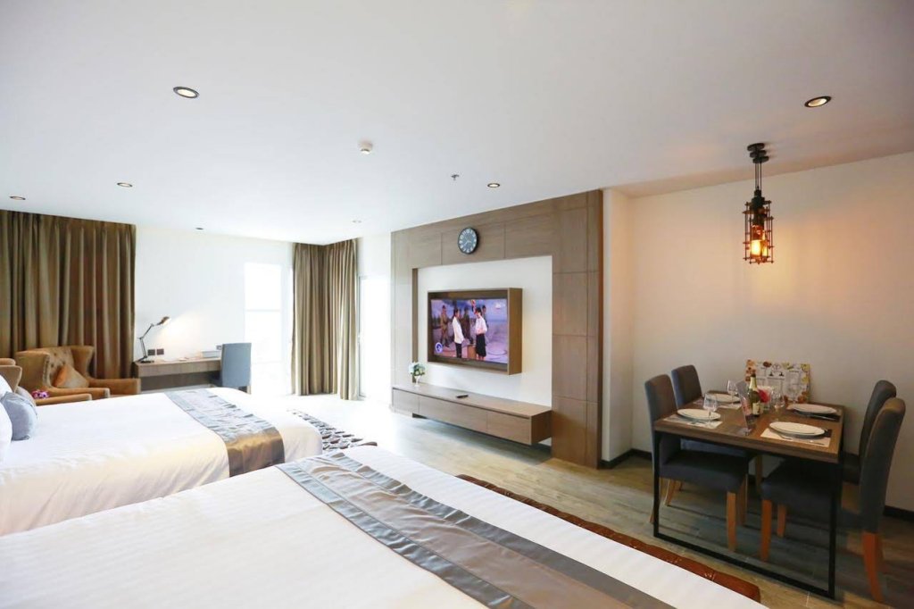 Фото T Pattaya Hotel