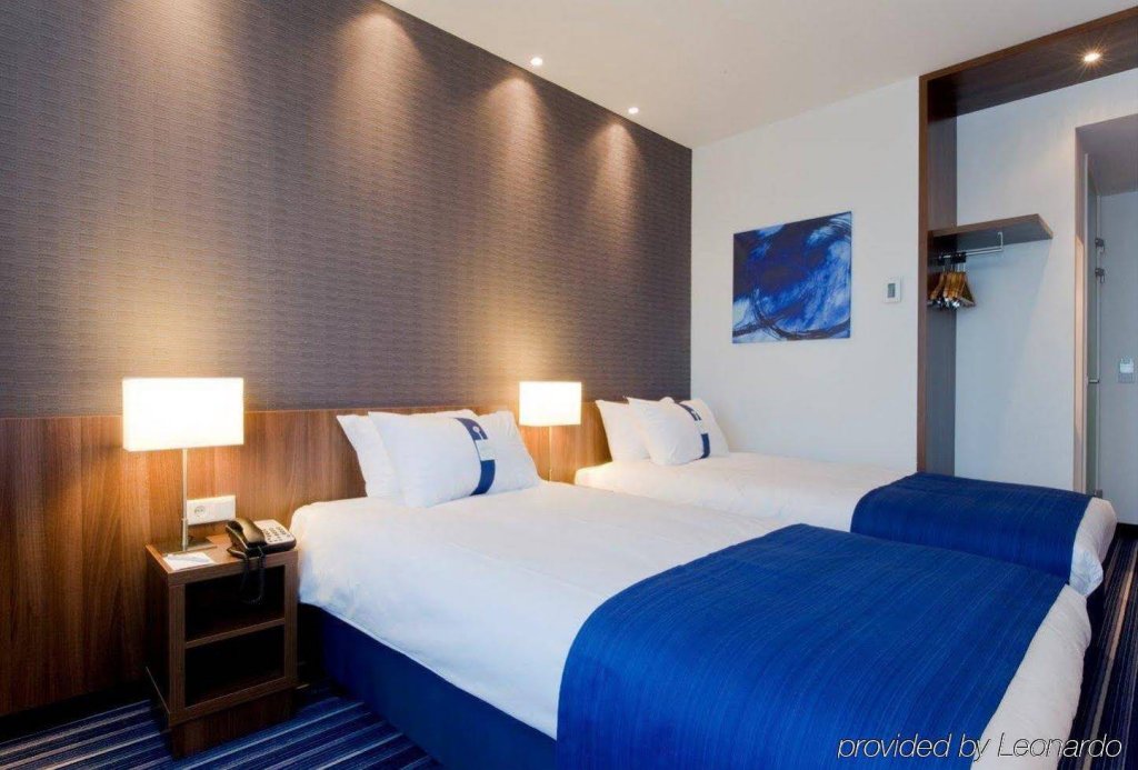 Фото Holiday Inn Express Amsterdam - Schiphol, an Ihg Hotel