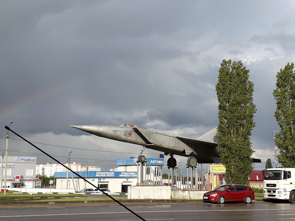 Monument to technology Истребитель-перехватчик МиГ-25, Yelets, photo