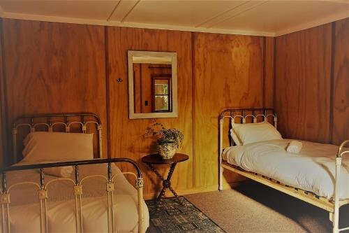 Гостиница On The Track Lodge