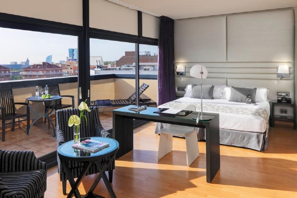 Фото H10 Marina Barcelona