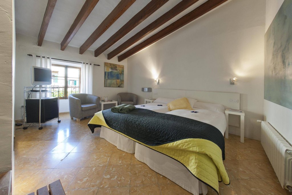 Фото Fornalutx Petit Hotel