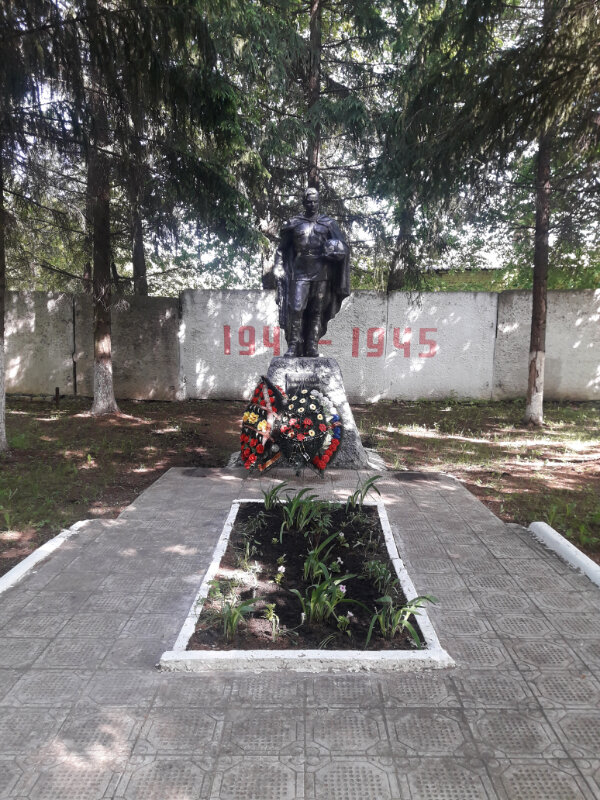 Monument, memorial Братская могила советских воинов, погибших в боях с фашистскими захватчиками, Oryol Oblast, photo