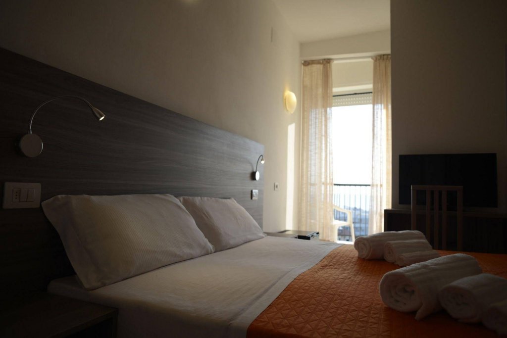 Фото Hotel Madison