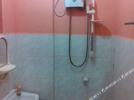 Фото Oyo 749 La Maria Pension And Tourist Inn Hotel