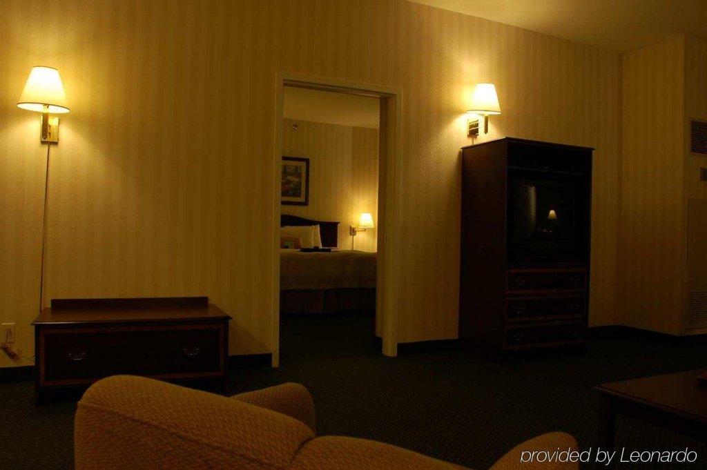 Фото Hampton Inn by Hilton Ottawa