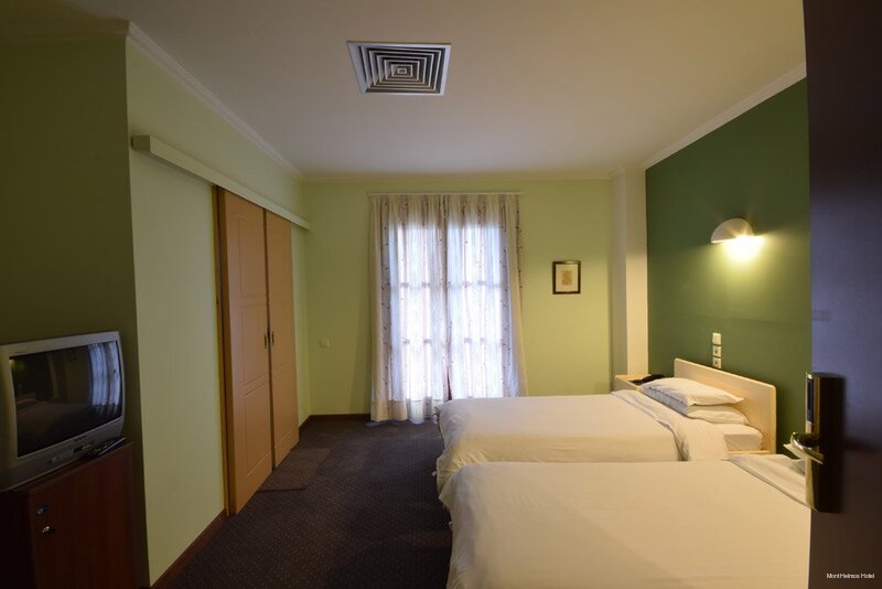 Фото Mont Helmos Hotel