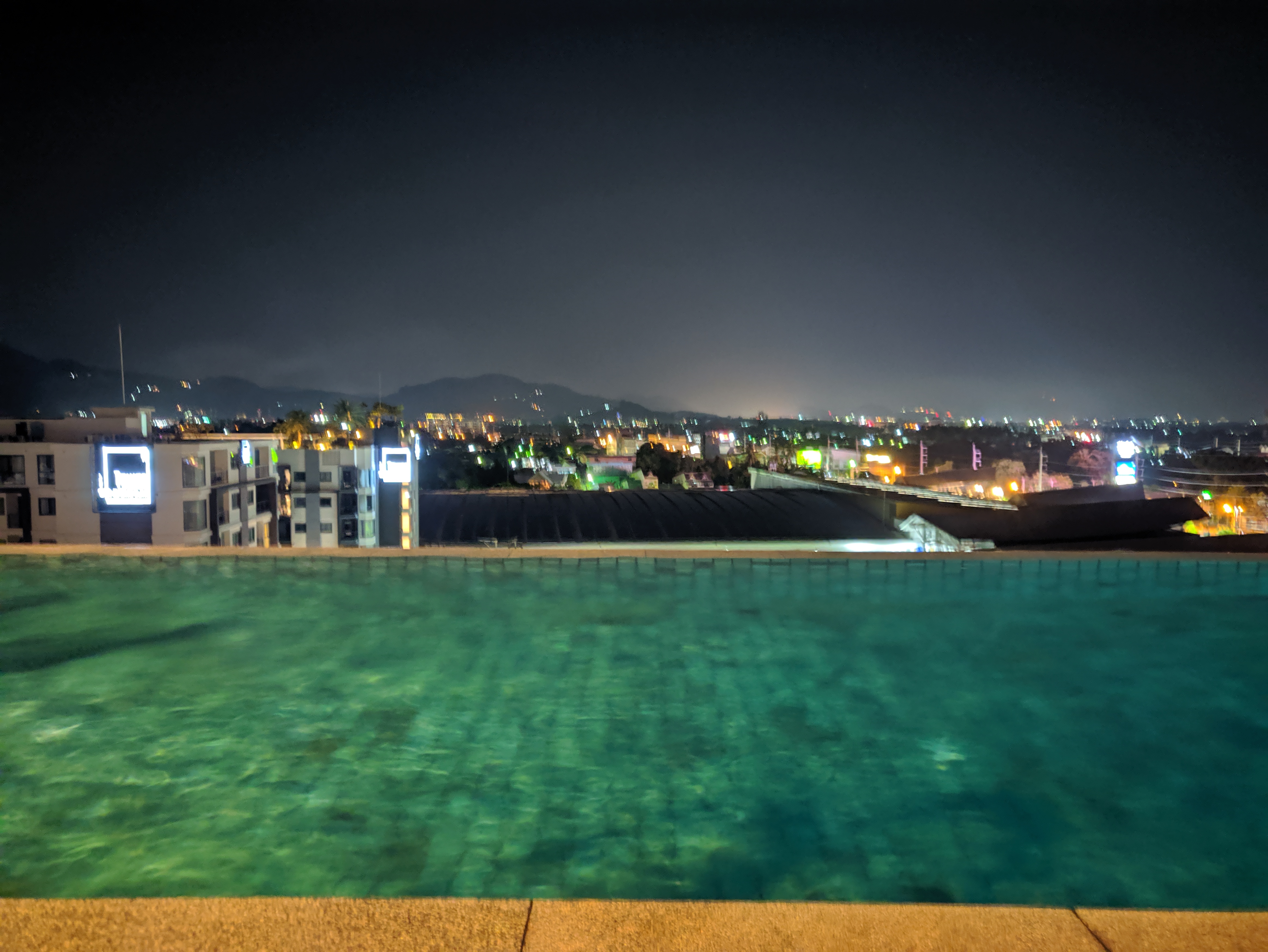 Фото Dlux Condominium