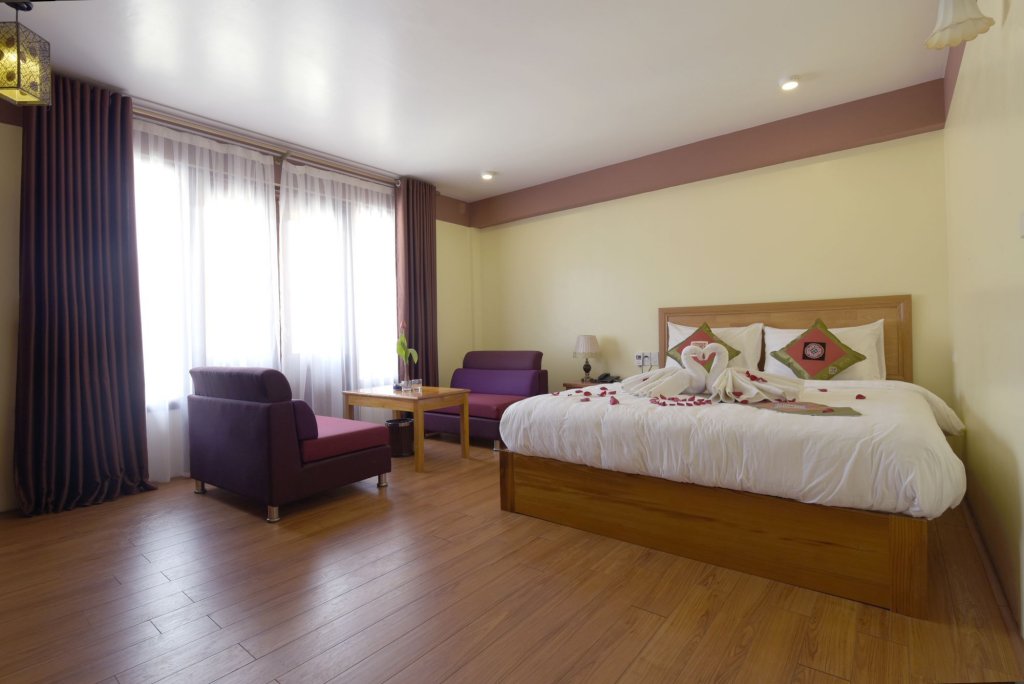 Фото The Mountaineer Hotel