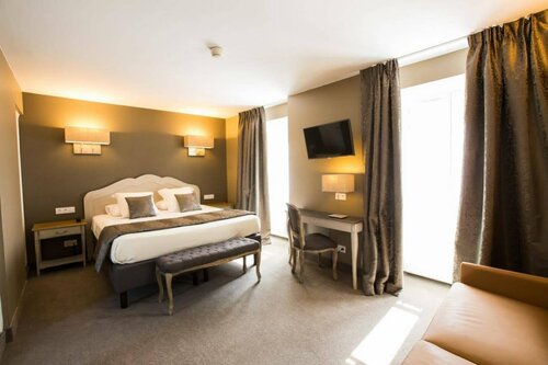 Гостиница Hotel Le Lion d'Or et restaurant la Table du Lion в Байё