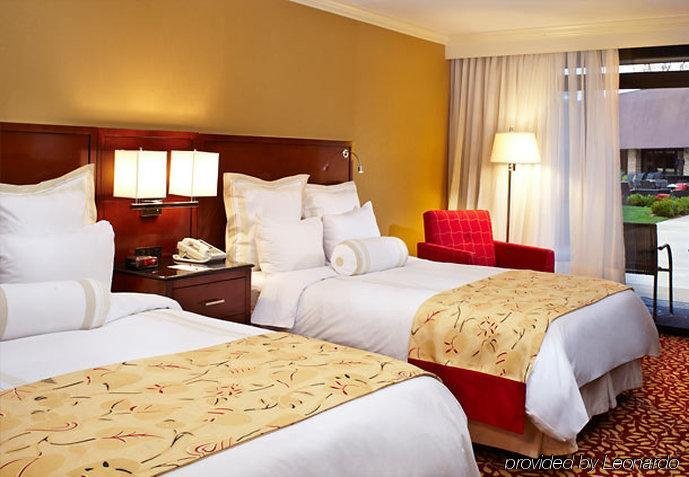 Фото Fairfield Inn and Suites by Marriott Indianapolis East