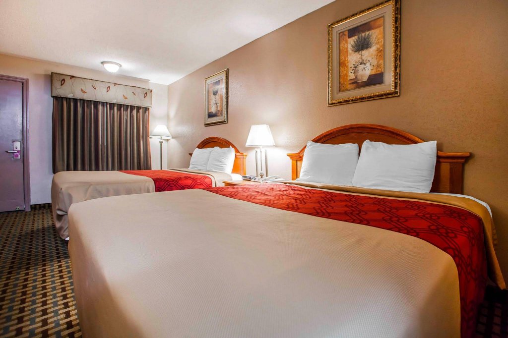 Фото Econo Lodge Mt Laurel