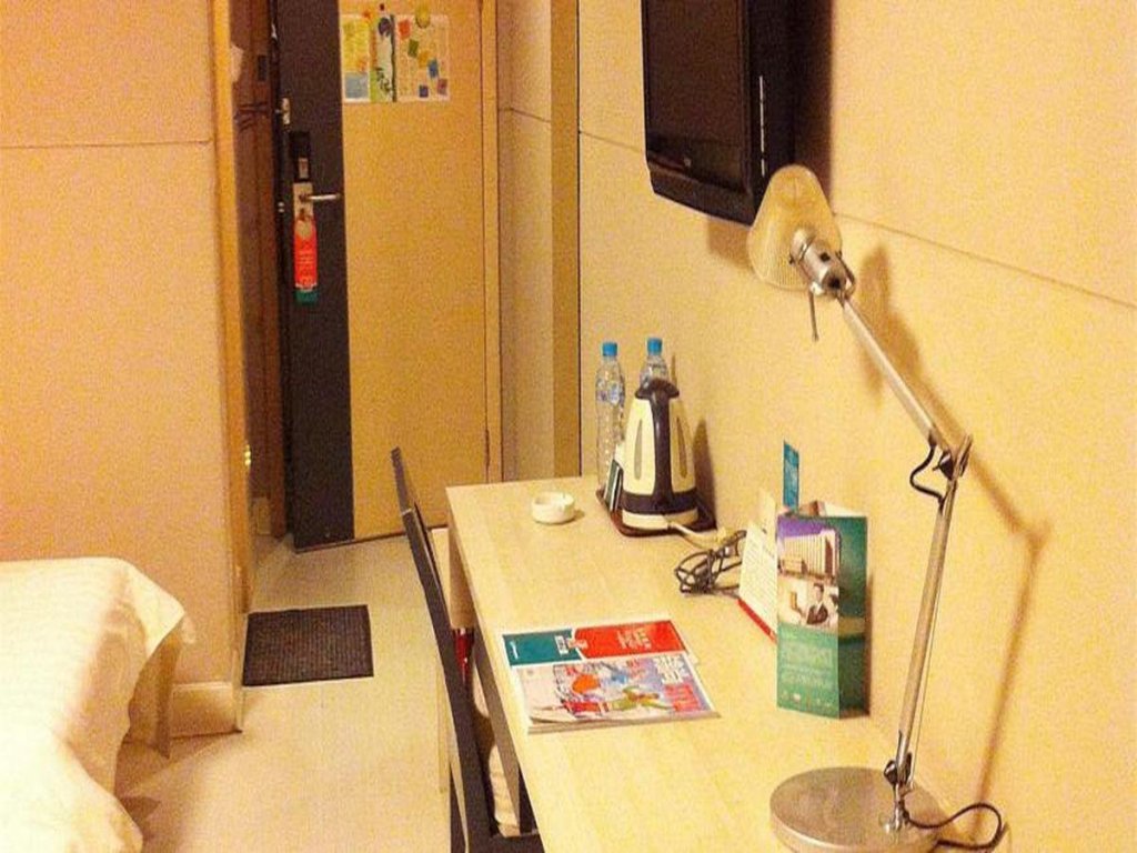 Фото Jinjiang Inn Haikou Qilou Old Street Dongfeng Bridge Branch