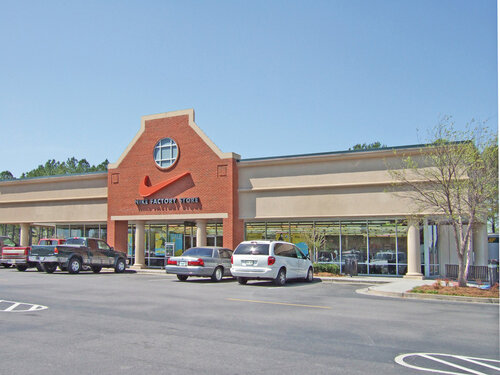 Shopping mall Calhoun Outlet Marketplace, State of Georgia, photo
