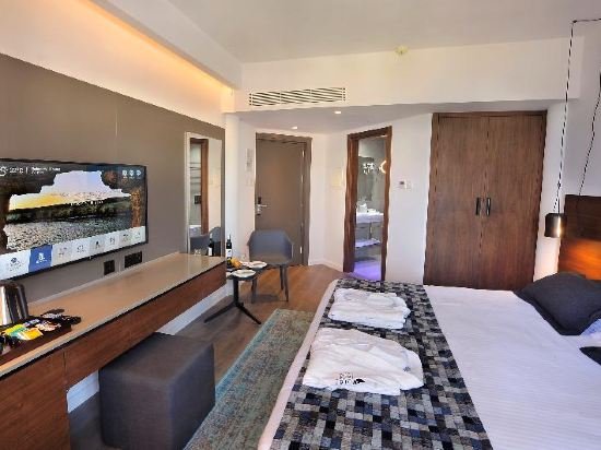 Фото Okeanos Beach Boutique Hotel