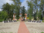 Памятник военнослужащим-режевлянам, погибшим в военных конфликтах в мирное время (Красноармейская ул., 1), памятник, мемориал в Реже