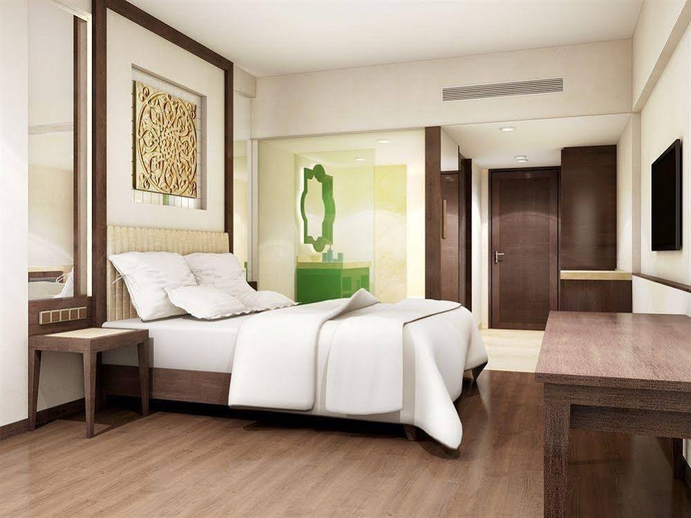 Фото Novotel Goa Resort & SPA